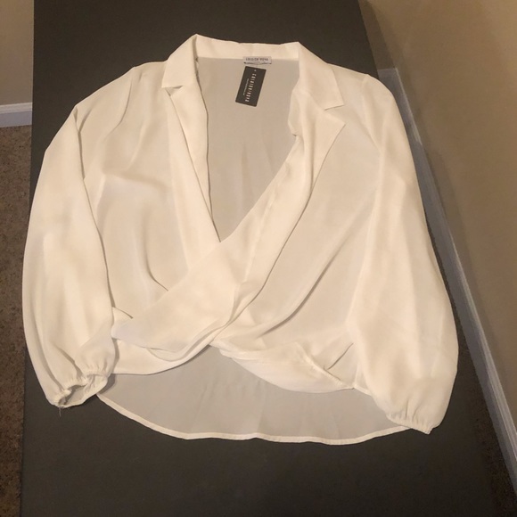 Fashion Nova Deep V Top - Picture 3 of 3